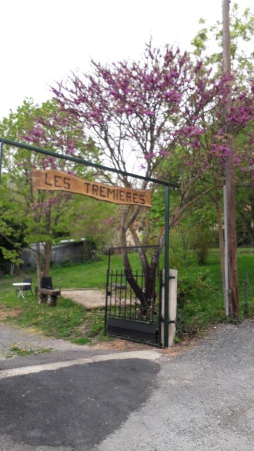 Les Tremieres Bed & Breakfast *